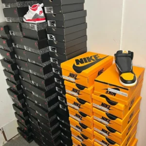 Nike sneakers for sale - Pallets for sale !