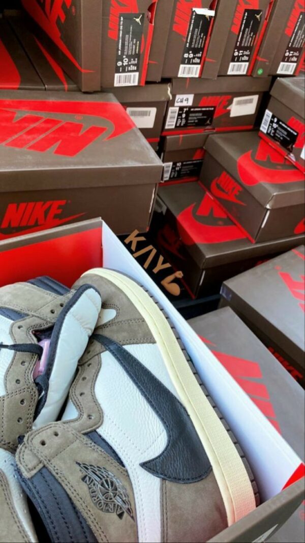 Nike Shoes for sale - Amazon Mega Warehouse.
