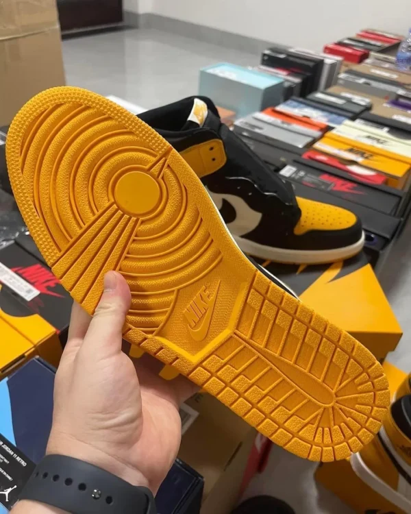 Nike Shoes for sale - Amazon Mega Warehouse.