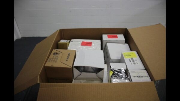 Box - 42 Pcs - Kitchen & Bath Fixtures, Hardware, Automotive Parts, Accessories - Open Box Like New - Signature Hardware