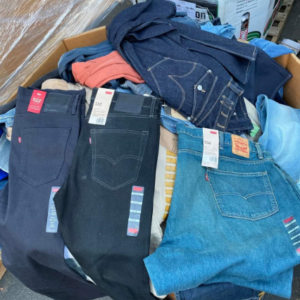 Pallets Levis Clothes​ - Amazon Mega Warehouse