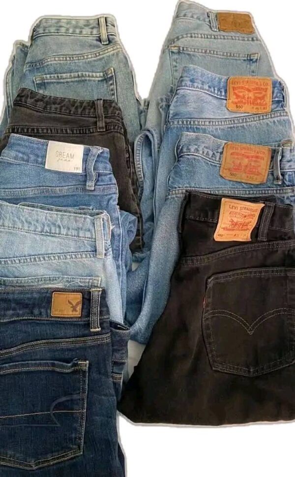 Levi jeans 👖 pallets available