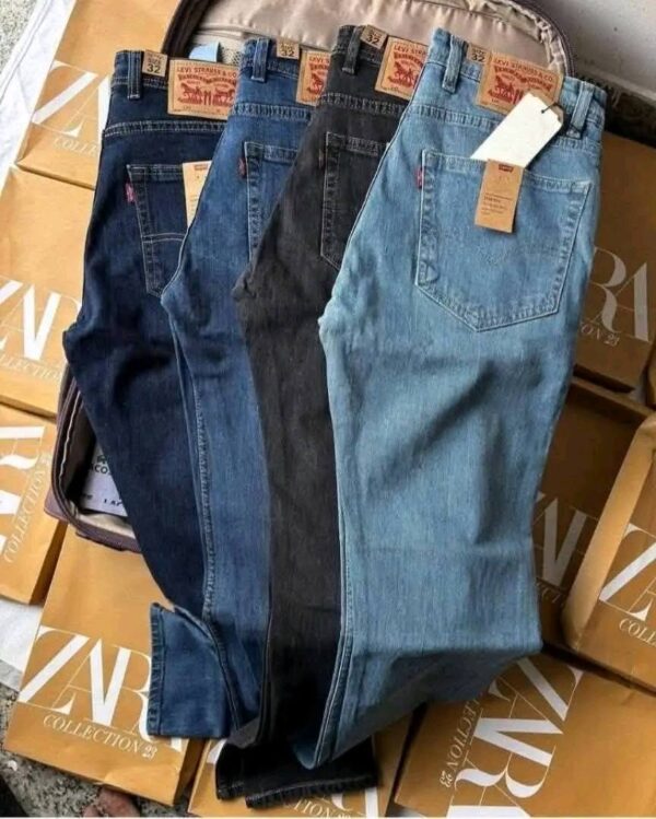 Levi jeans 👖 pallets available